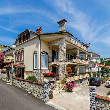 Idyllisches Studio-apartment In Der Altstadt Mit Privatparkplatz Und 400 Meter Zum Διαμέρισμα