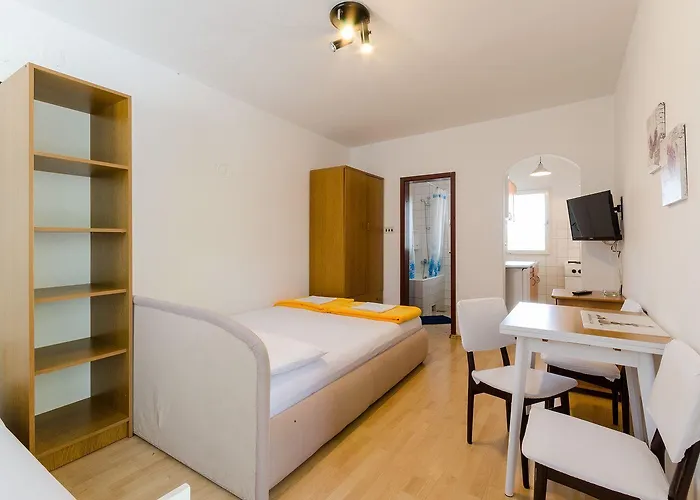 Idyllisches Studio-apartment In Der Altstadt Mit Privatparkplatz Und 400 Meter Zum アパート *